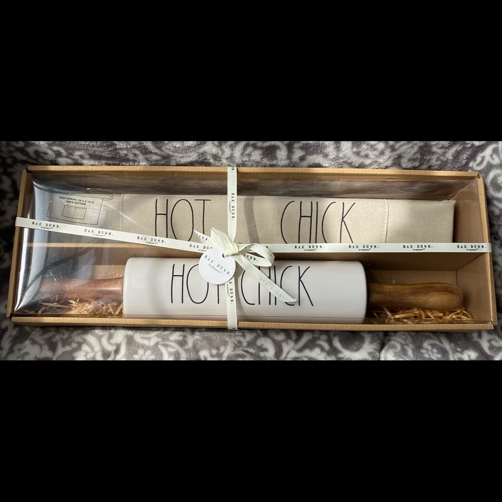 Rae Dunn “HOT CHICK” Rolling Pin and Apron set-NEW - Picture 2 of 6